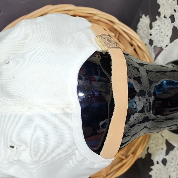 HAT - Picture 4 of 7